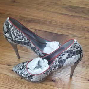 Snakeskin w/Red size 7